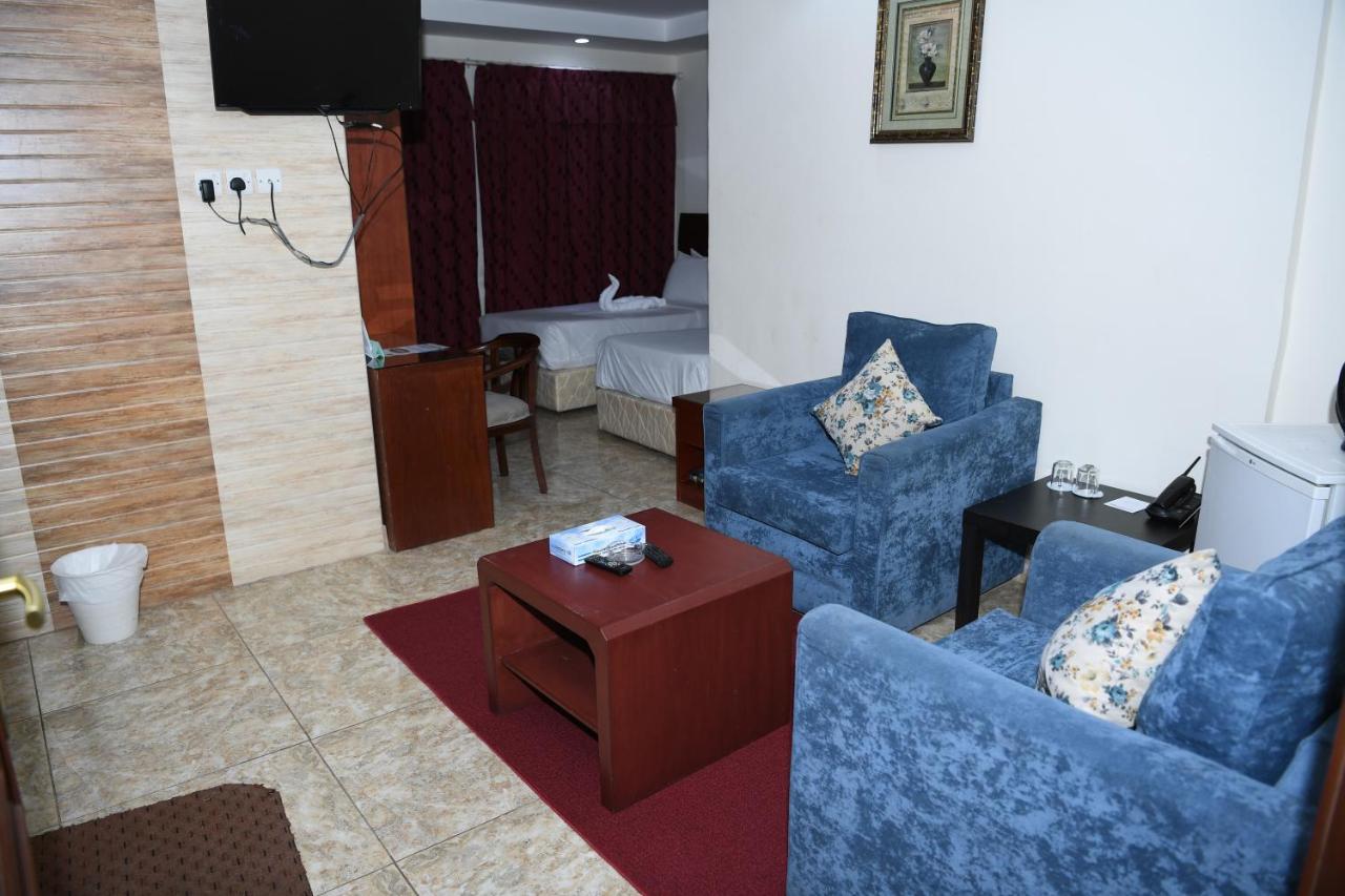 Continental Suite Farwaniya Kuwait City Exteriér fotografie