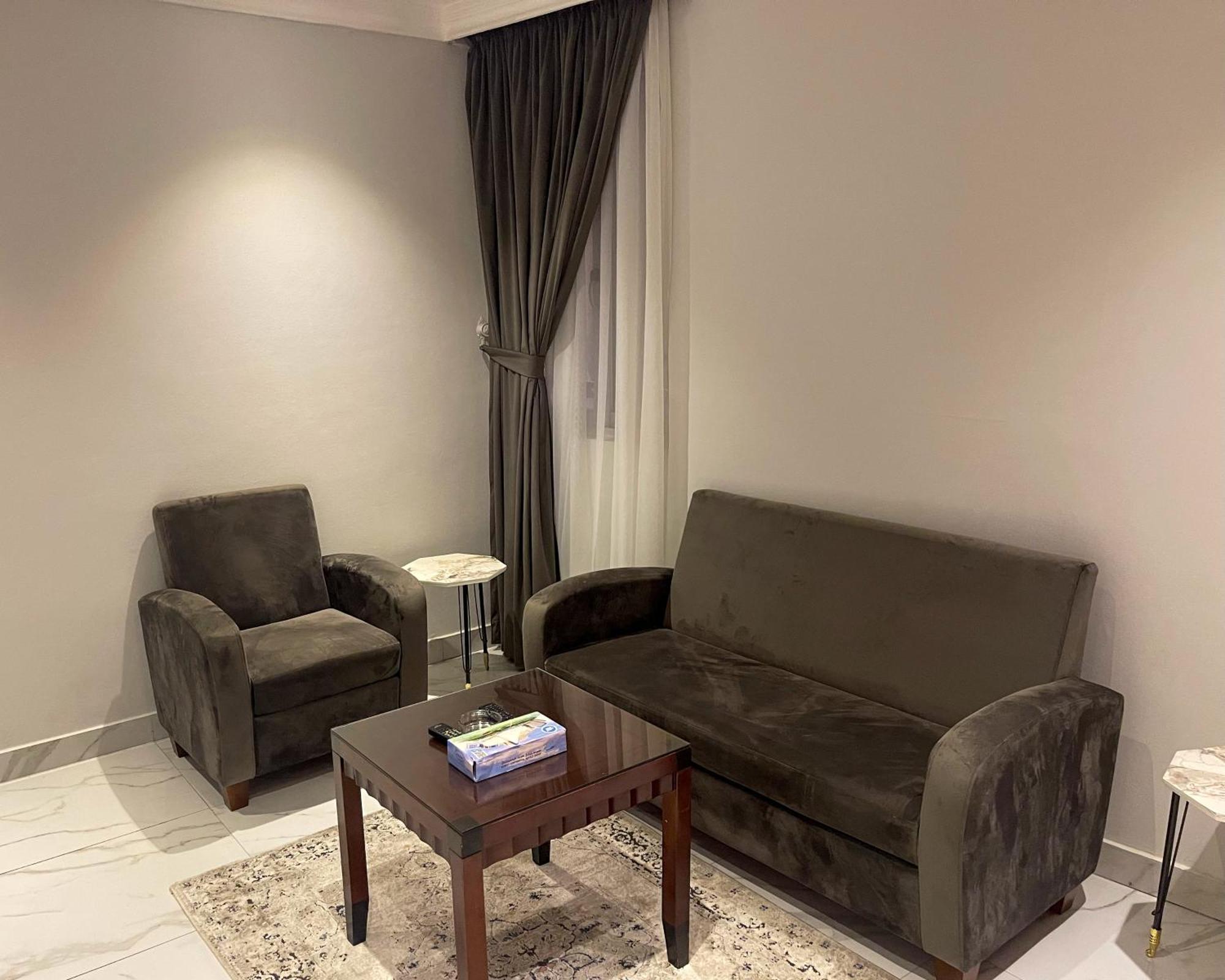 Continental Suite Farwaniya Kuwait City Exteriér fotografie