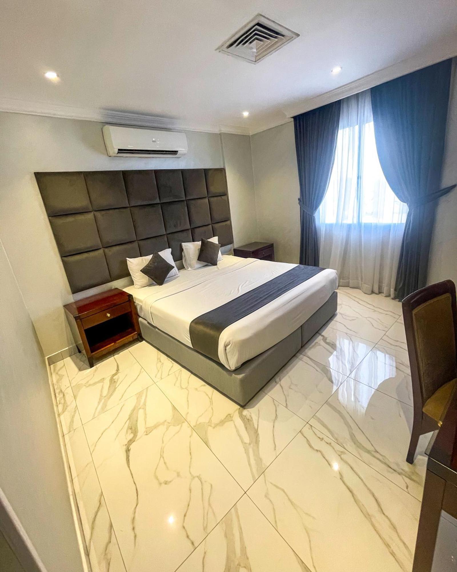 Continental Suite Farwaniya Kuwait City Exteriér fotografie