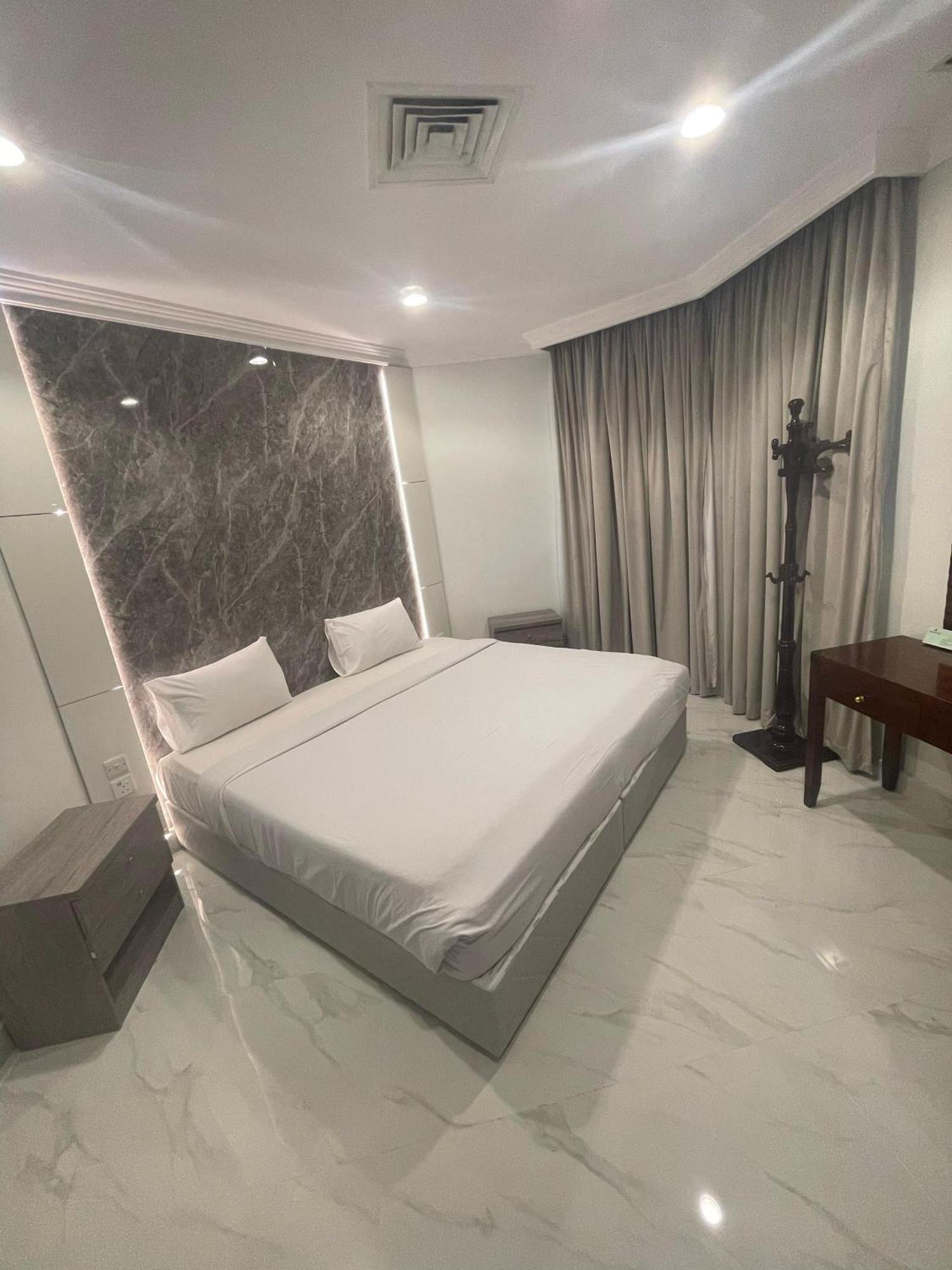 Continental Suite Farwaniya Kuwait City Exteriér fotografie