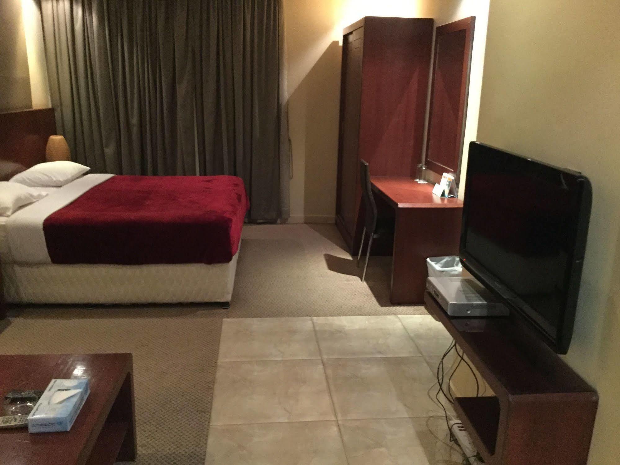 Continental Suite Farwaniya Kuwait City Exteriér fotografie